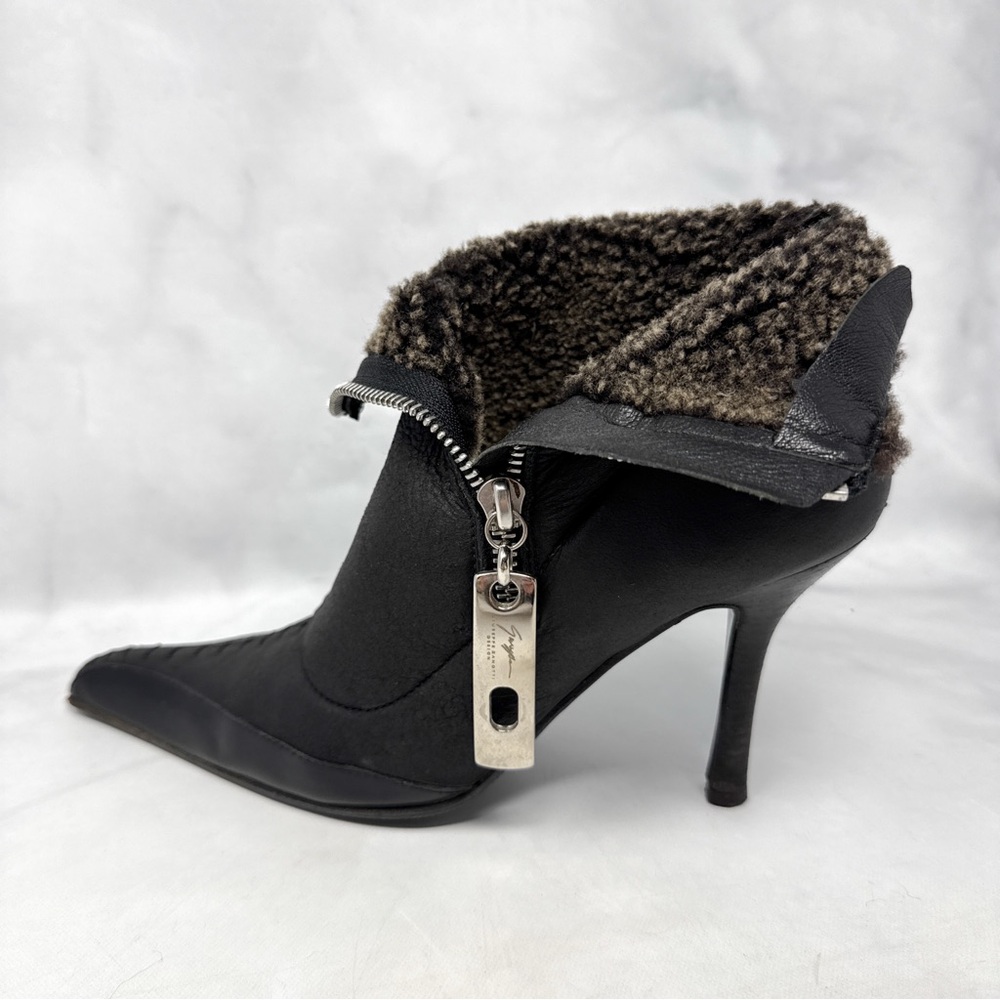 Giuseppe Zanotti Vicini Vintage Y2K Shearling Zip Pointed Ankle Booties Black 36